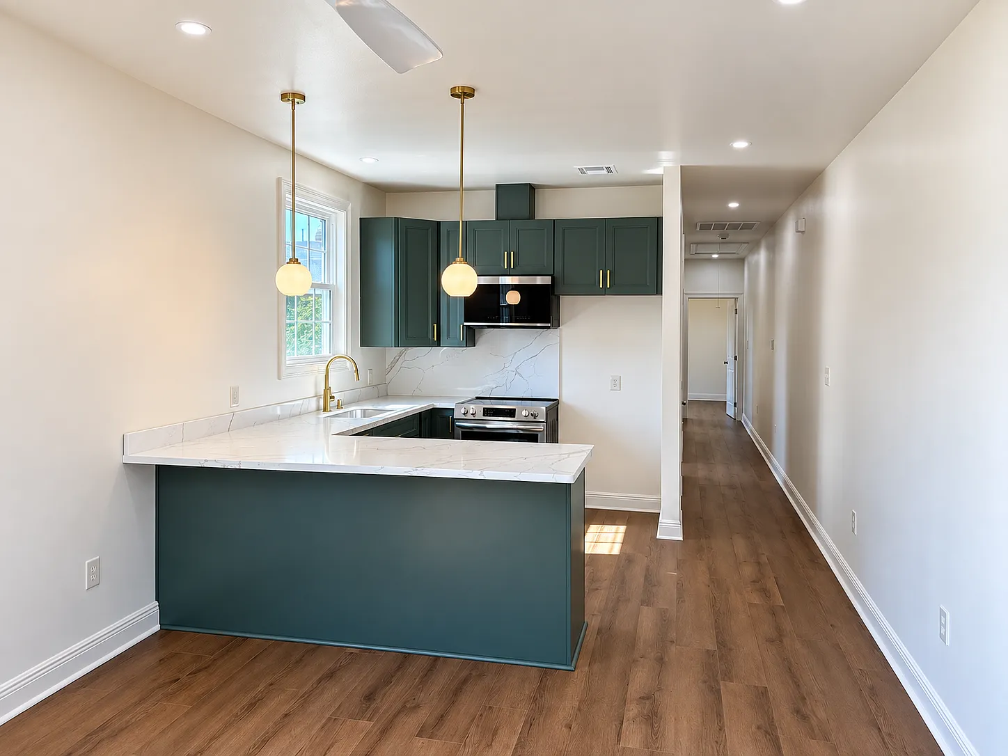 2 bed, 700 sqft, $1,700 — Photo 3