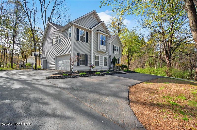 3rd image of 239 Northern Pines Road