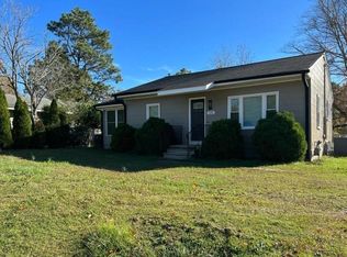 124 Holly Springs Rd, Holly Springs, NC 27540