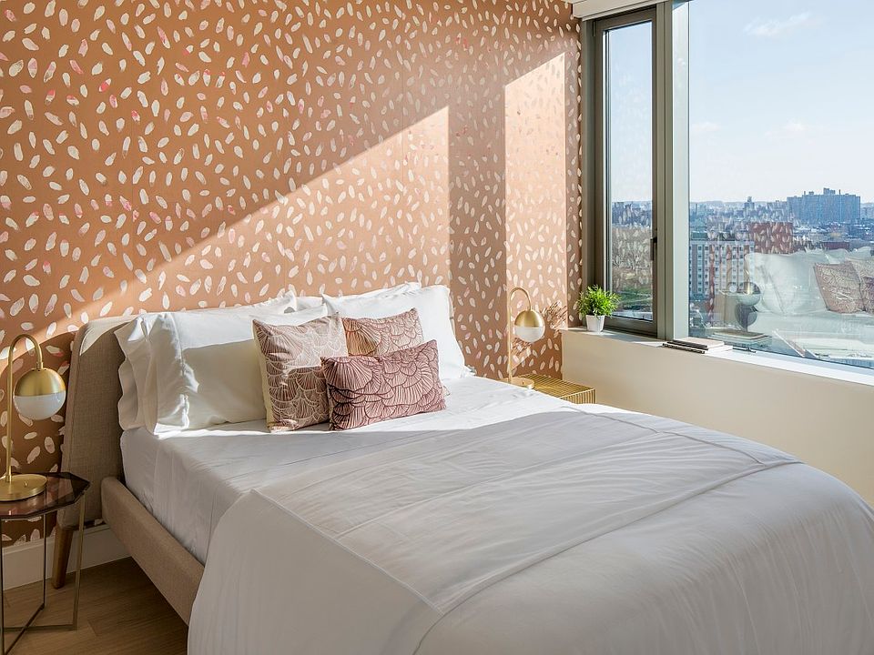 1st image of 10 City Pt APT 27L