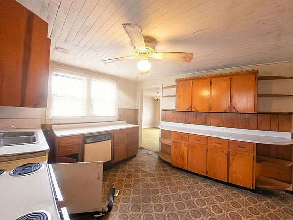 3rd image of 344 Hogans Creek Rd