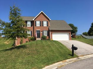 535 Windsor Dr, Christiansburg, VA 24073