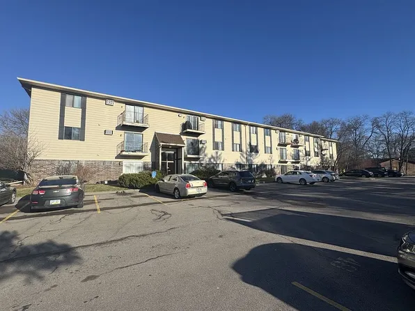 1831 Fuller Rd APT 20, West Des Moines, IA 50265
