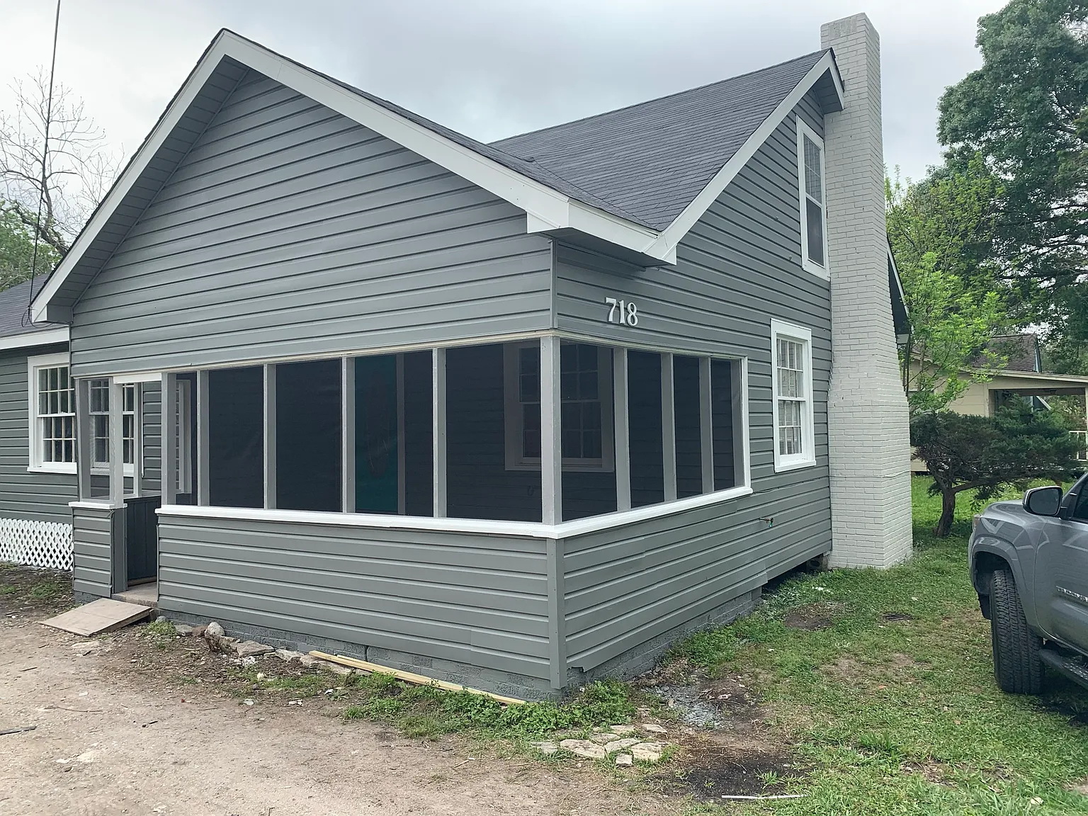 4 bed, 2270 sqft, $1,900 — Photo 2