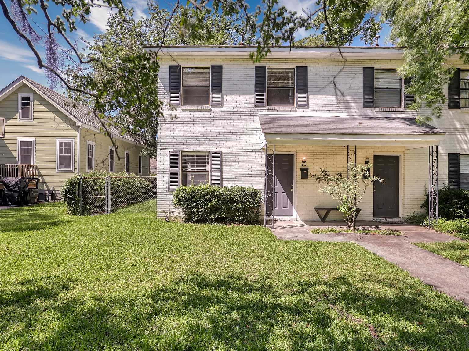 2 bed, 1028 sqft, $1,698 — Photo 1