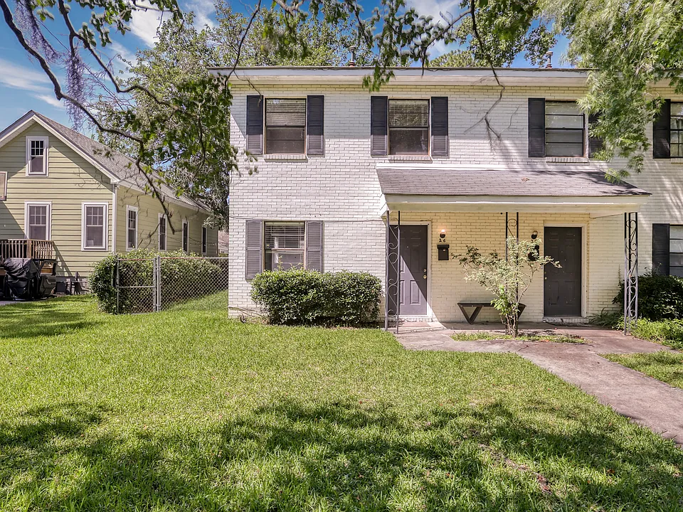 26-28 Columbus Dr