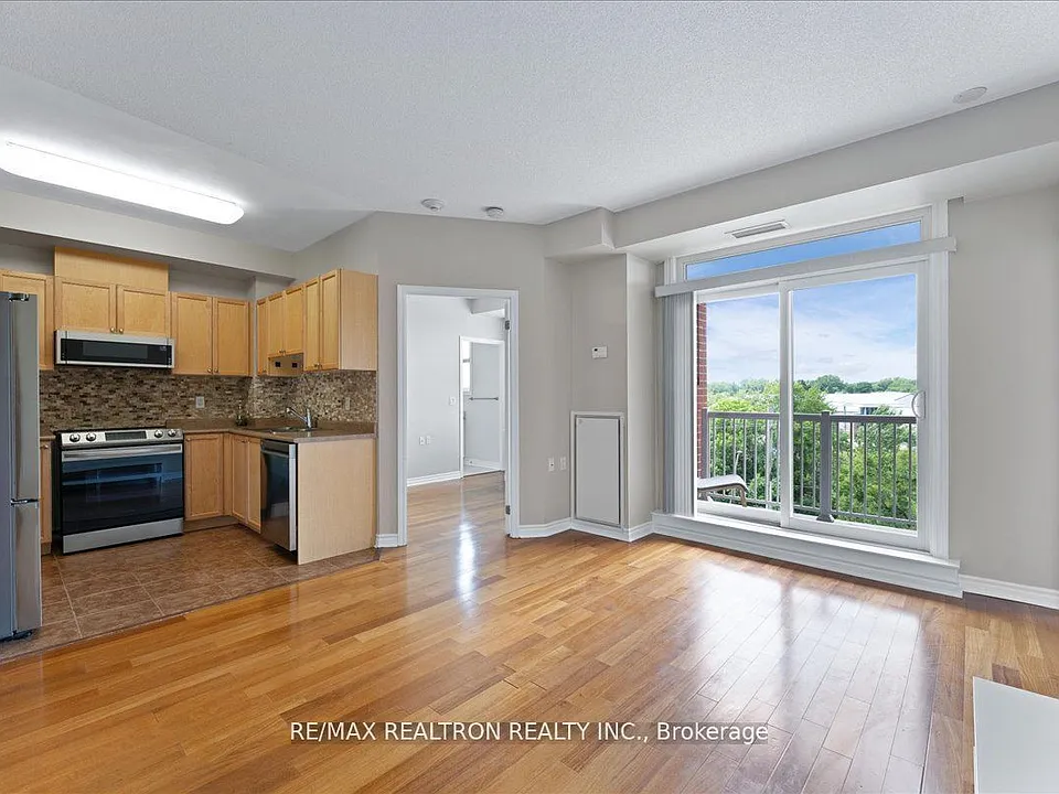 15450 Yonge St #304
