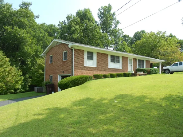 313 Royal Dr, Kingsport, TN 37663