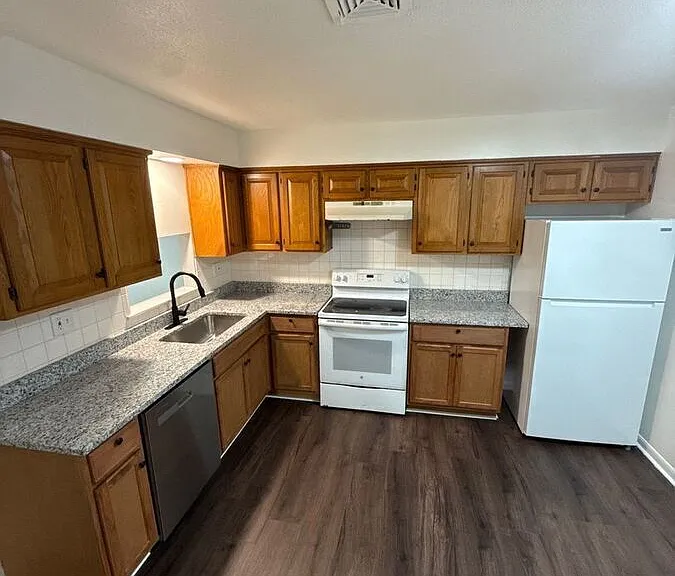 2101 Ottawa St #104B — Photo 18