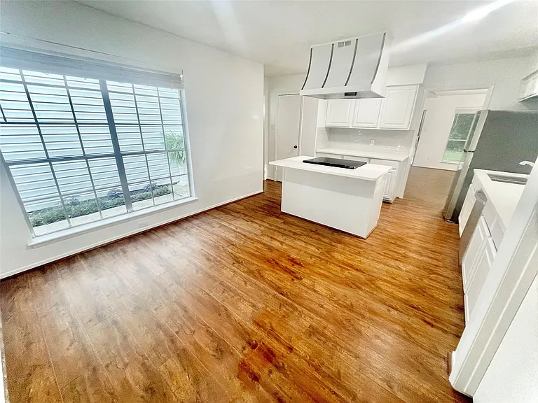 3126 Village Woods Dr — Photo 6