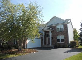 15 Gillingham Ct, Algonquin, IL 60102