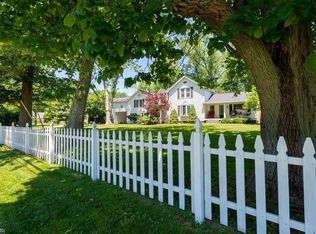 29465 White Rd, Willoughby Hills, OH 44092