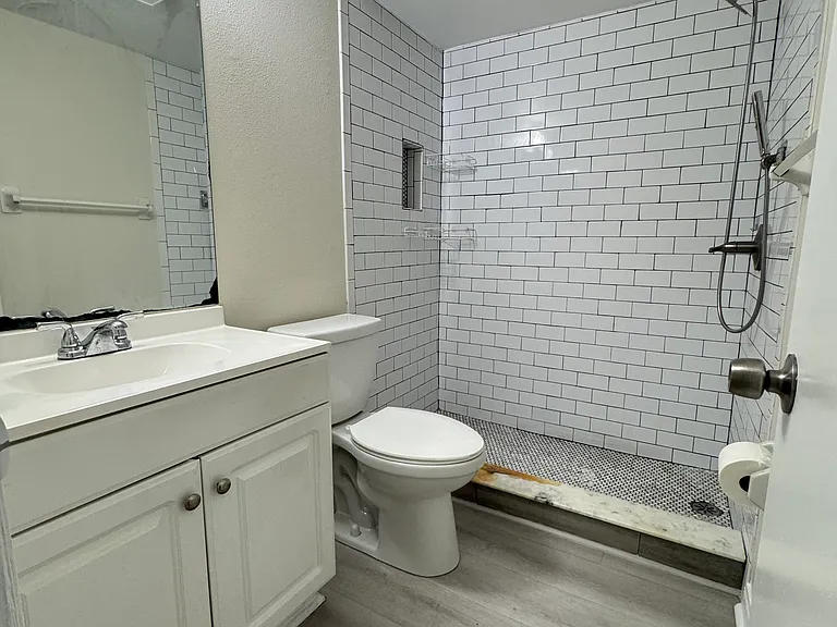 4443 W Humphrey St — Photo 9