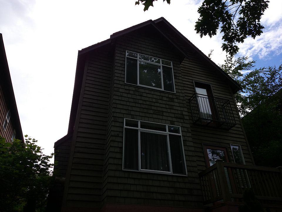 2nd image of 918 18th Ave