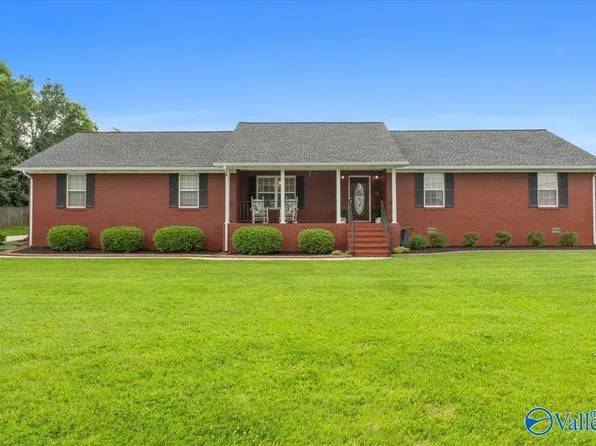 108 Butch Cash Rd, Hazel Green, AL 35750