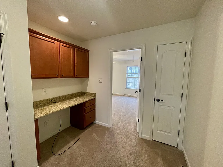 111 Old Tavern Cir #1 — Photo 13