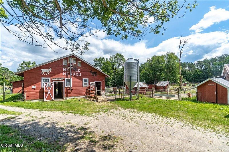 5th image of 484 S Johnsburg Road