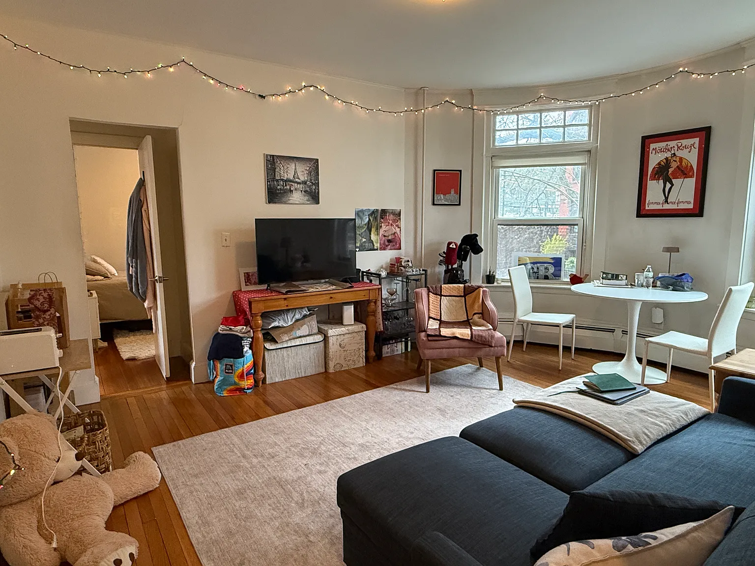 3 bed, 900 sqft, $3,500 — Photo 2