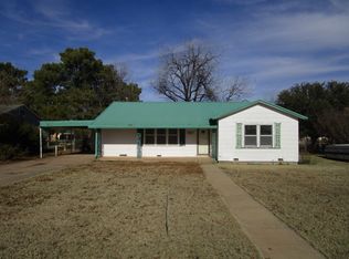 1317 Hudson Rd, Stamford, TX 79553