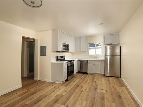 3rd image of 2521 Mayfield Ave