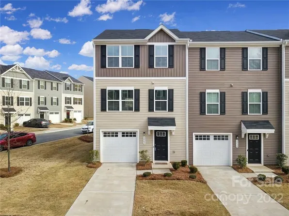 6042 Cutwater Cir, Charlotte, NC 28269