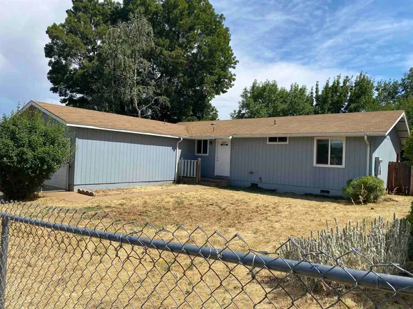 503 Shadow Ln, Yreka, CA 96097