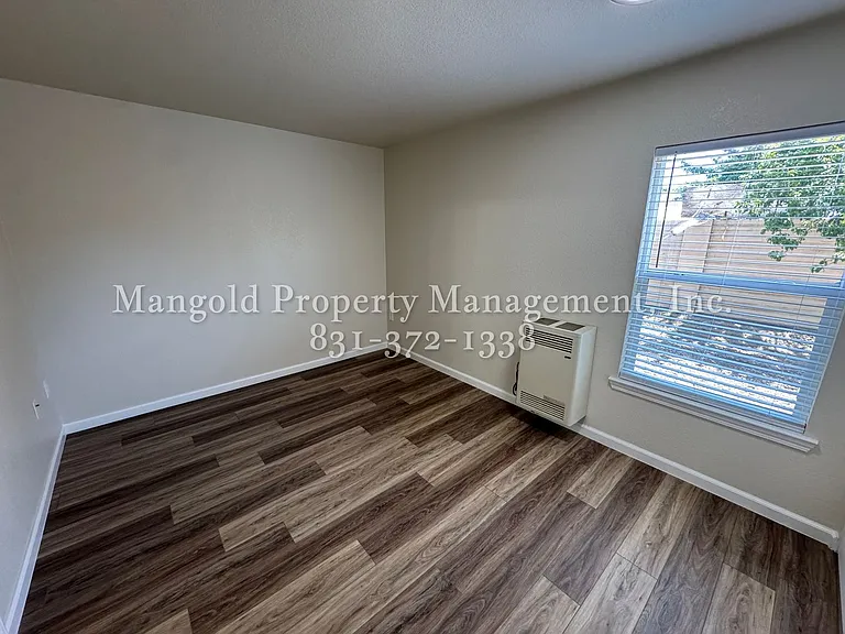 Sunset Park Apartments — Photo 5