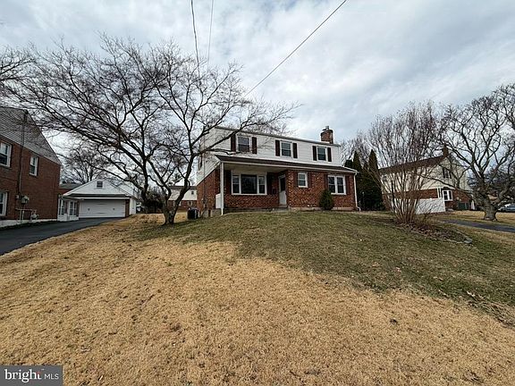 2nd image of 725 Springdell Rd