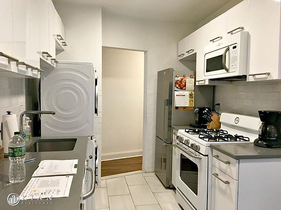 3rd image of 29 W 119th St APT 21