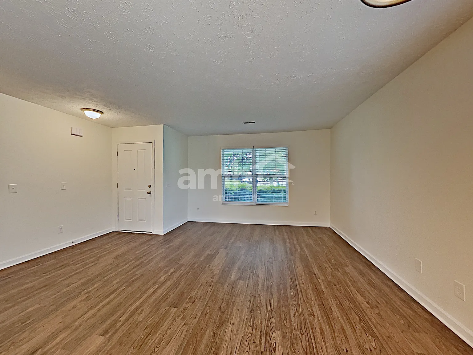 4 bed, 3.0 bath, 2495 sqft, $2,635 — Photo 4