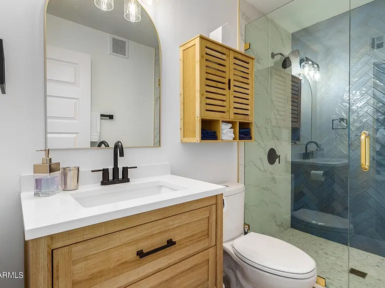6936 E 4th St #7 — Photo 10
