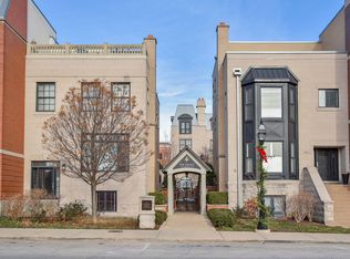 464B Pennsylvania Ave #23, Glen Ellyn, IL 60137