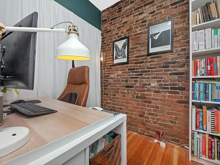 10 Washington St #2 — Photo 2