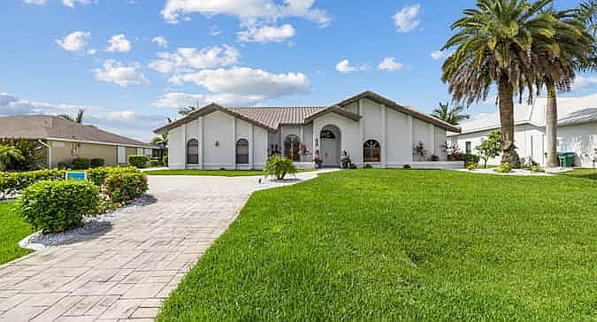 1st image of 2522 SW 51st St