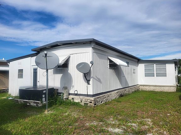 4th image of 2505 E Bay Dr #121