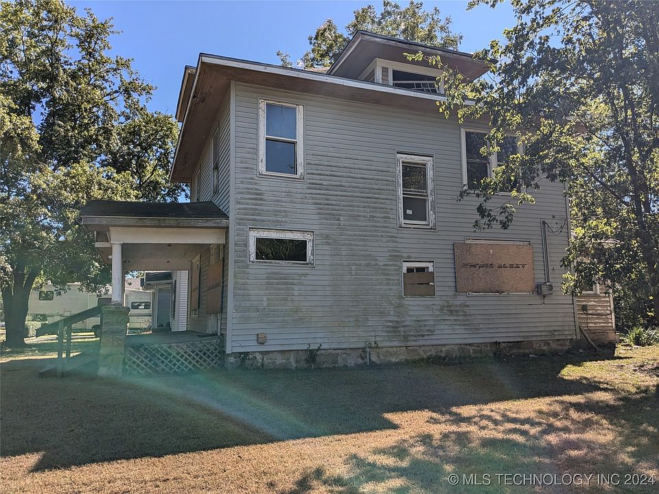 2nd image of 1231 Cherry St