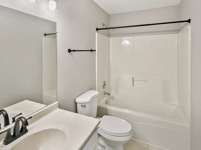 1320 E Arnold St — Photo 12