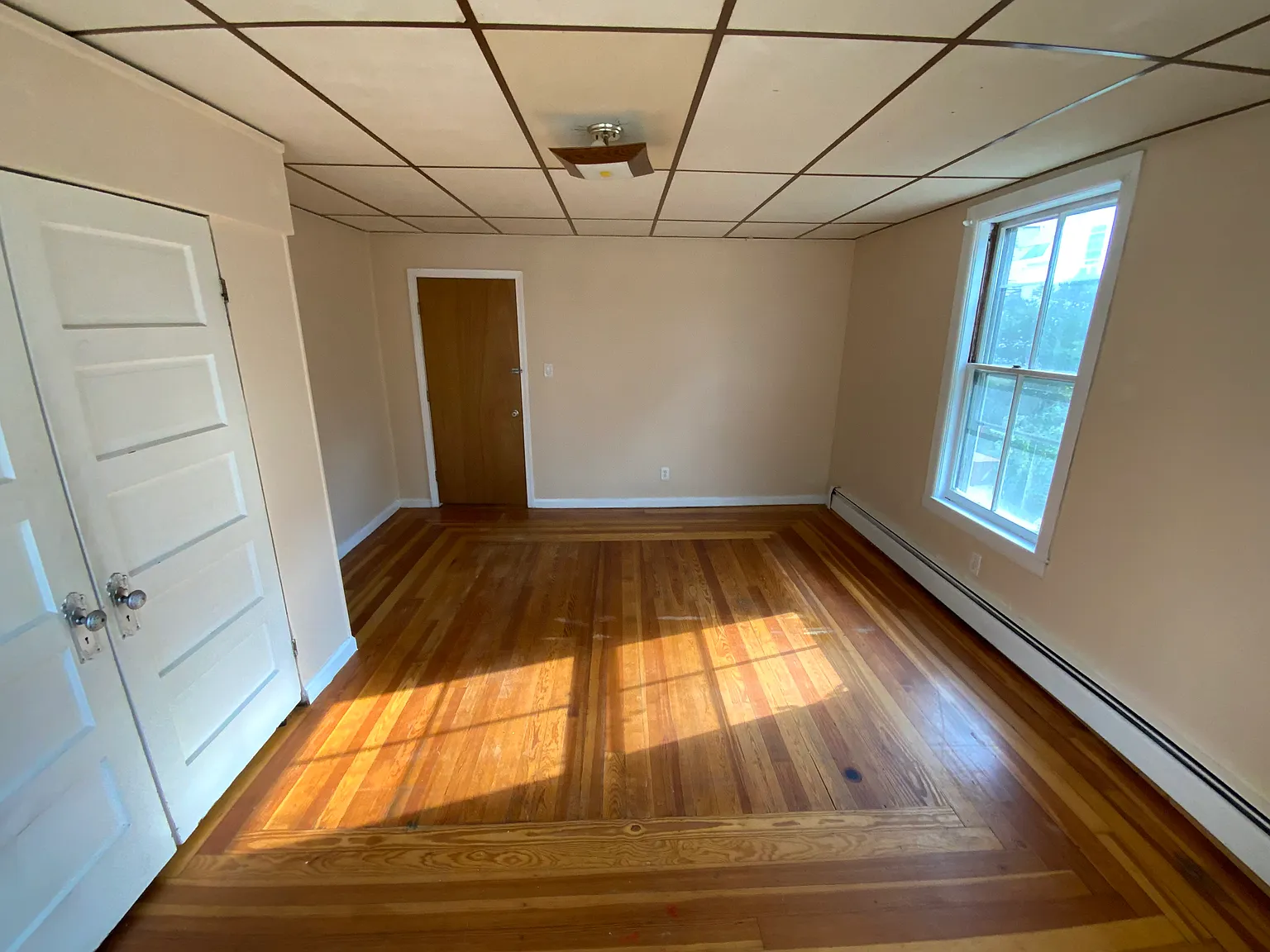 3 bed, 1000 sqft, $2,000 — Photo 4