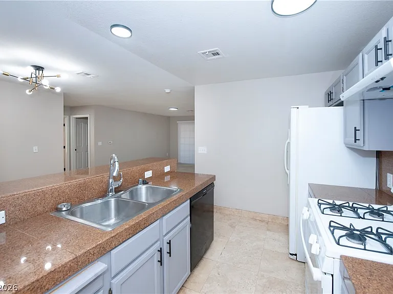 8452 Boseck Dr #187 — Photo 13