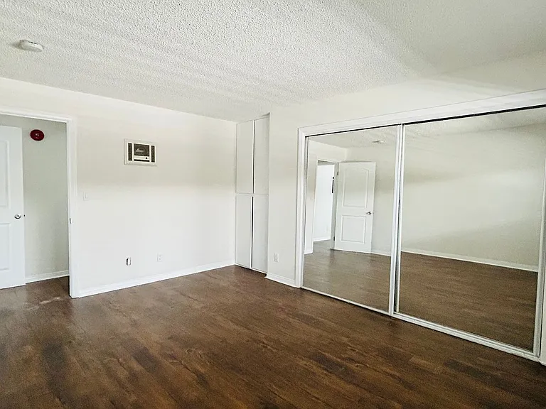 3709 Watseka Ave — Photo 14