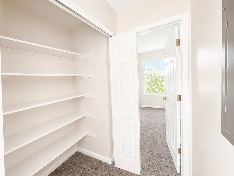 633 Lakeview Dr S — Photo 17