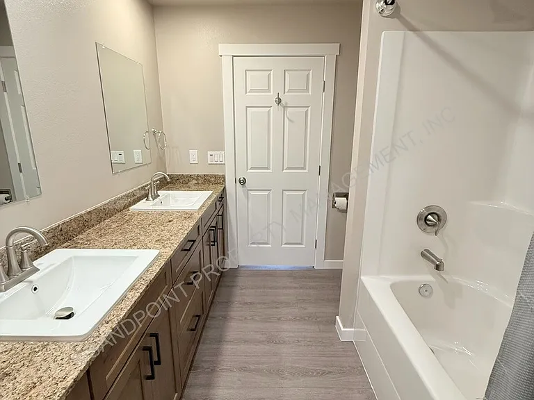 505 Cedar St — Photo 23