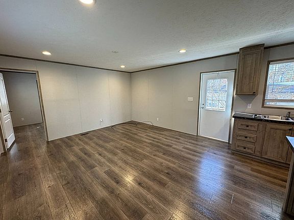 5th image of 244 Wallingford Dr