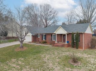 106 Pinebark Ct, Morganton, NC 28655