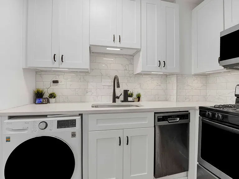 1851 W Dickens Ave #1F — Photo 5