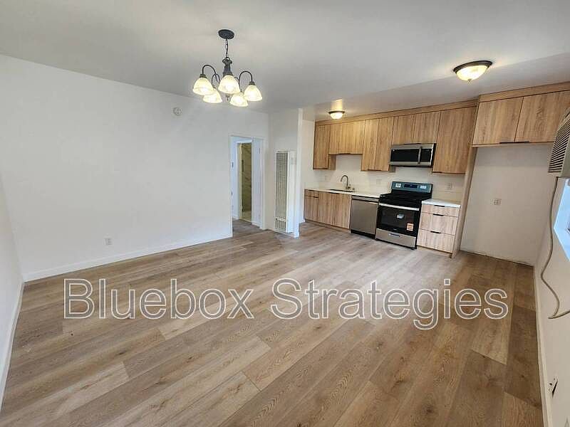 1st image of 1542 Diamond St #7