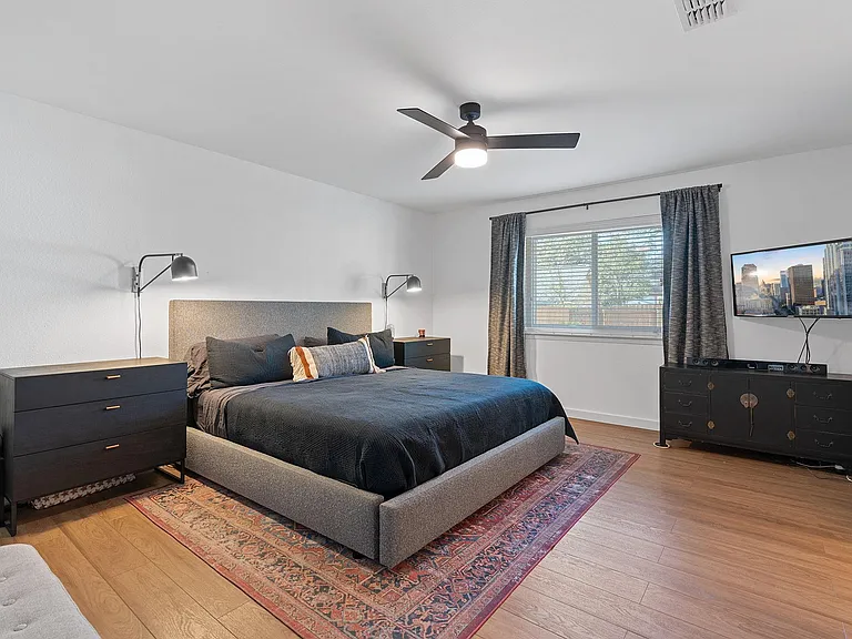 4916 Transit Cir — Photo 11