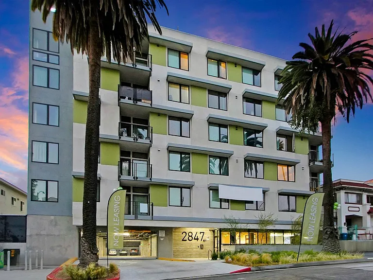 Zephyr Apartments — Photo 38