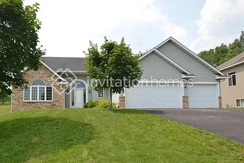 336 Brady St Photo 1