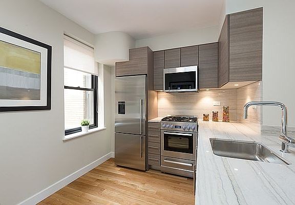 3rd image of 400 E 57th St APT 2O